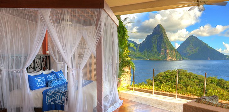 Jade Mountain Resort bedroom