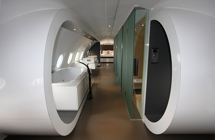 Airplane Suite bathroom