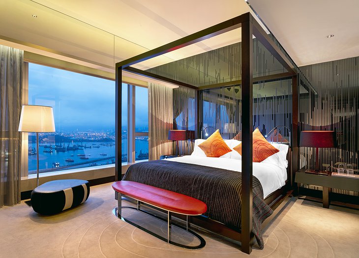 Wow suite bedroom