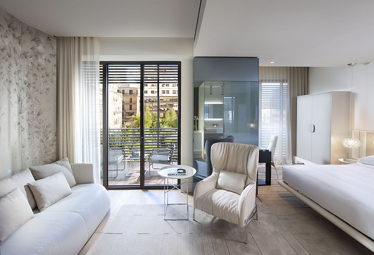 Mandarin Hotel Barcelona room with small balcony