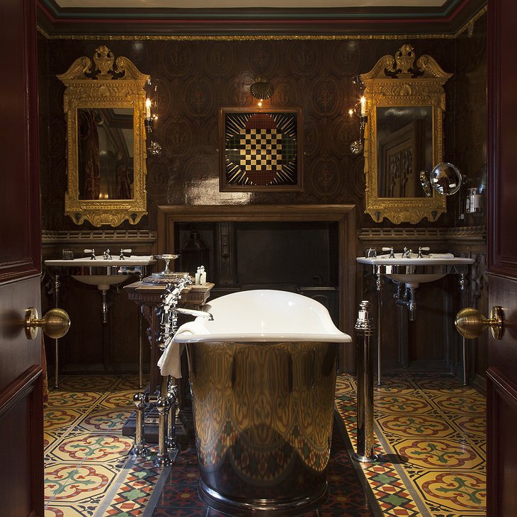 The Witchery by the Castle Turret Bathroom