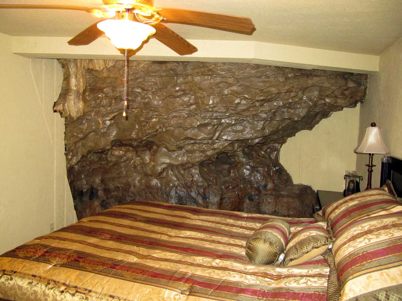 Beckham Creek Cave Lodge The world’s most luxurious cave