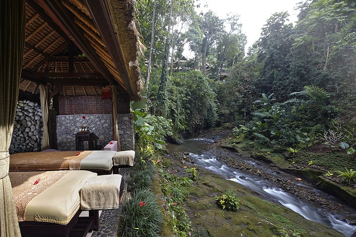 Hotel Tjampuhan spa with river view