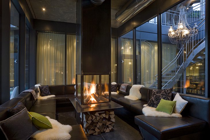 Hotel Matterhorn Focus fireplace lounge