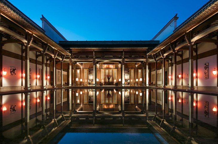 Ahn Luh Zhujiajiao reflective courtyard