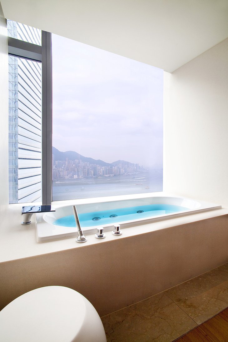 Bliss R Spa bathtub with Hong Kong panorama