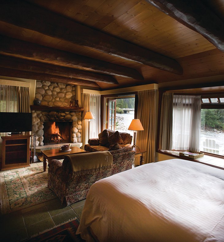 Post Hotel and Spa room with fireplace