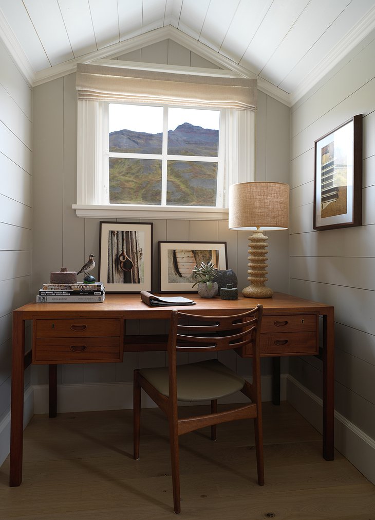 Deplar Farm working desk with nature view