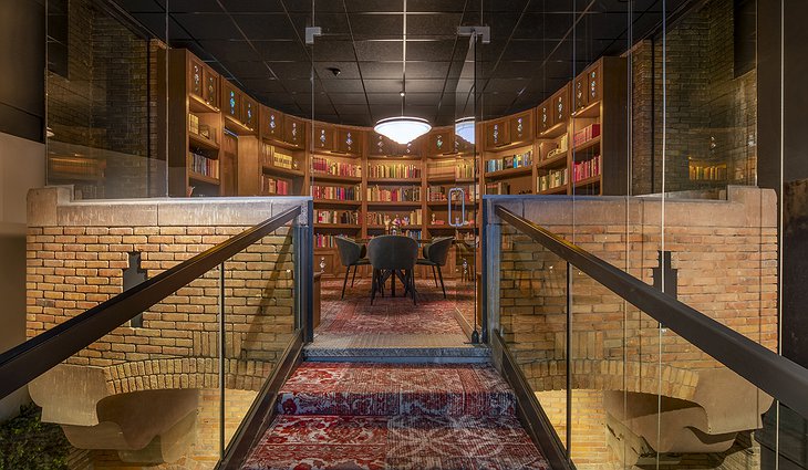 Bunk Hotel Amsterdam Library