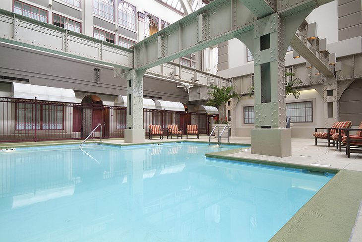 Crowne Plaza Hotel Indianapolis Downtown Indoor Pool
