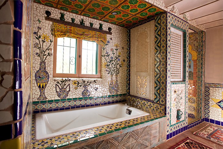 The Inn Of The Five Graces Lilium Bathroom