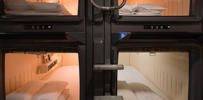 Tokyo Kiba Hotel - A Traditional Japanese Capsule Hotel With Beds For Couples