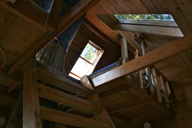 Cedar Creek Treehouse stairs
