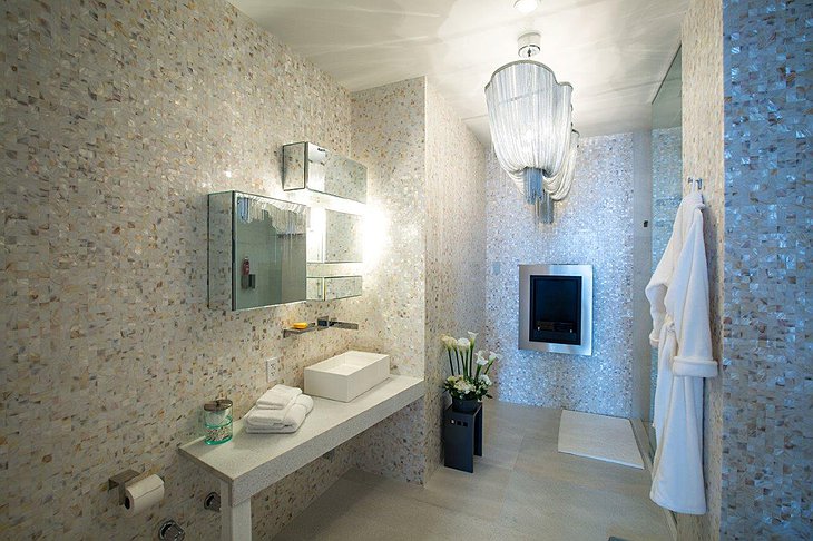 Tribeca luxury apartment bathroom