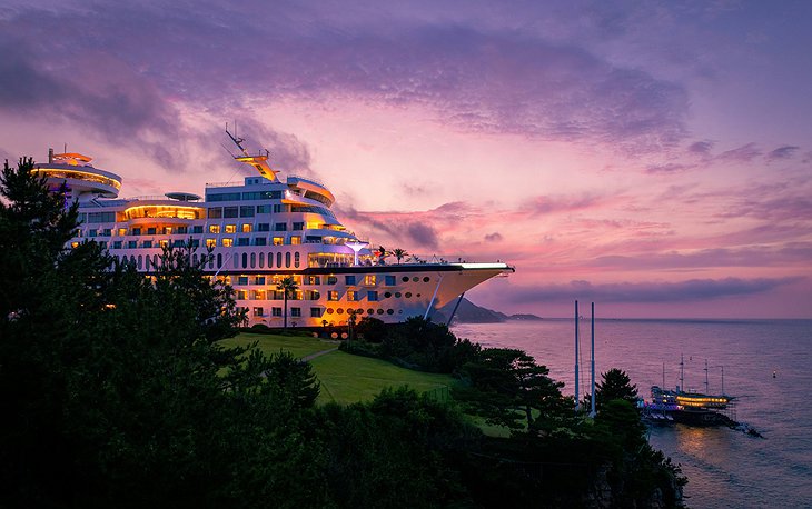 Sun Cruise Hotel on the Cliff in Korea