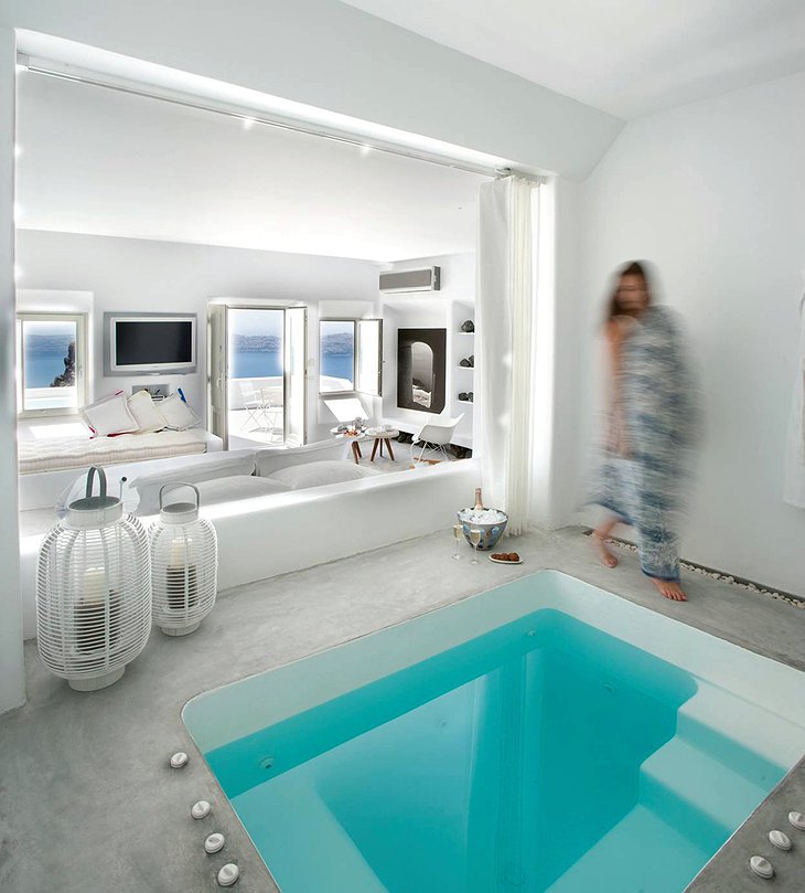 Grace Santorini suite with jacuzzi