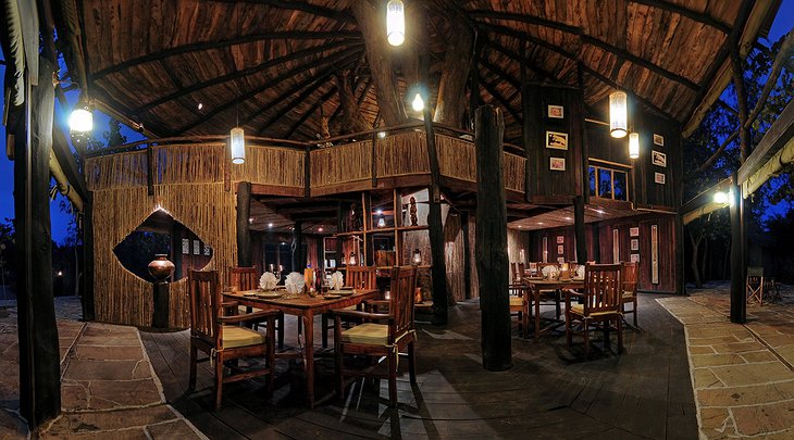 Tree House Hideaway dining place