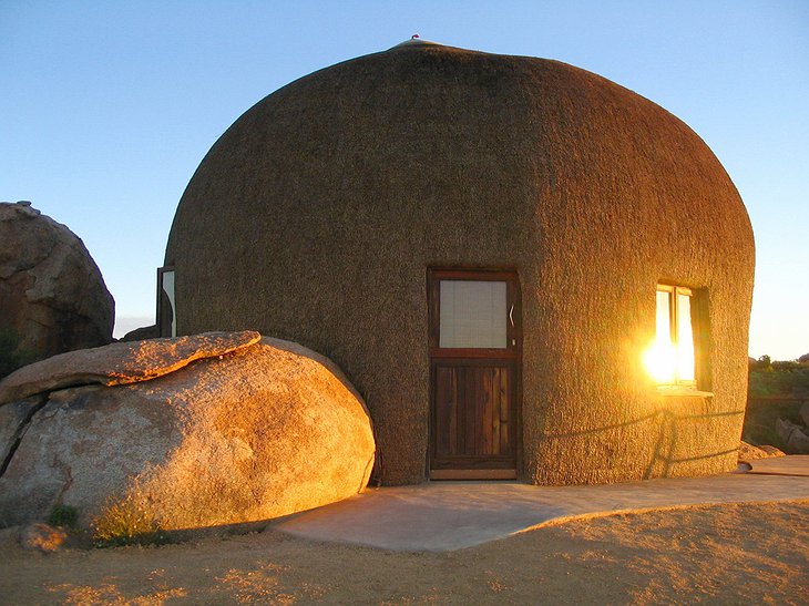 Naries Namakwa Retreat dome-shaped house with thatched roof