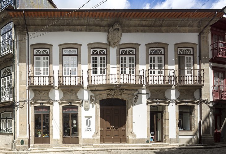 Casa do Juncal building