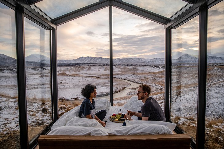 Panorama Glass Lodge Glass Bedroom Couple