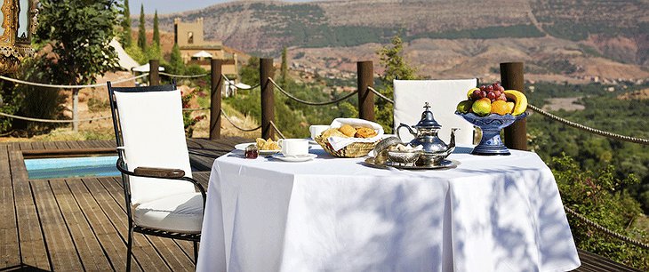 Kasbah Tamadot breakfast on the terrace