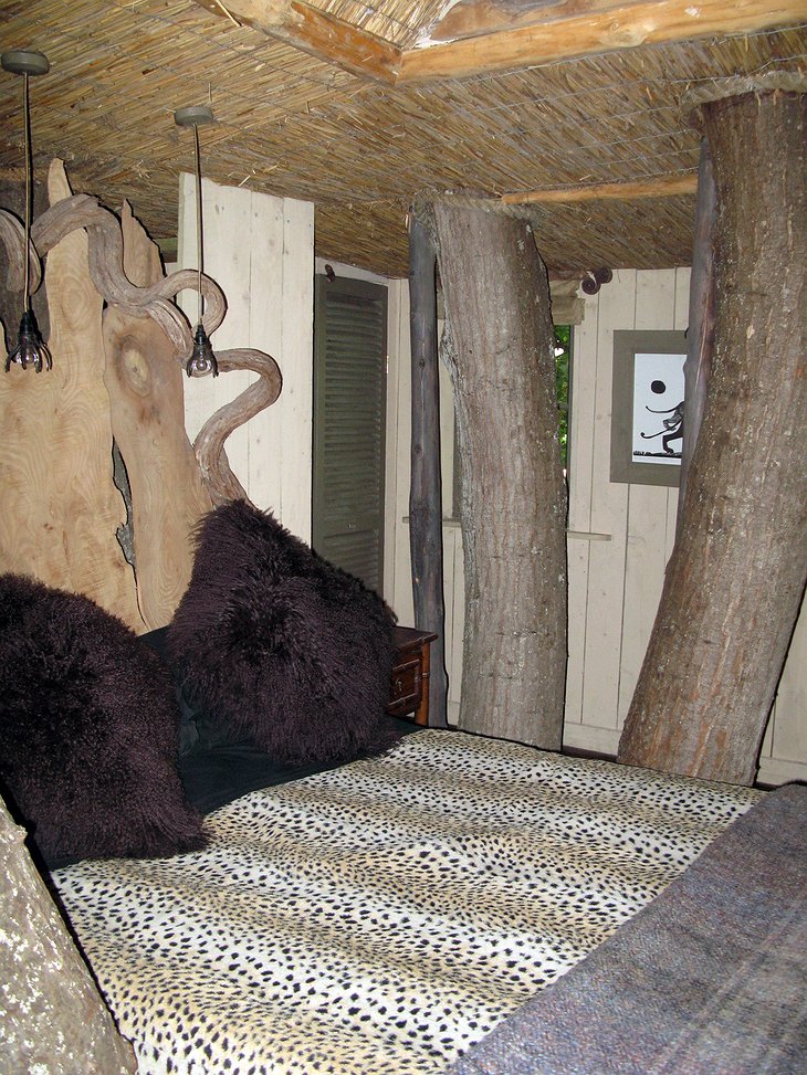 Castle Cottage Treehouse bedroom