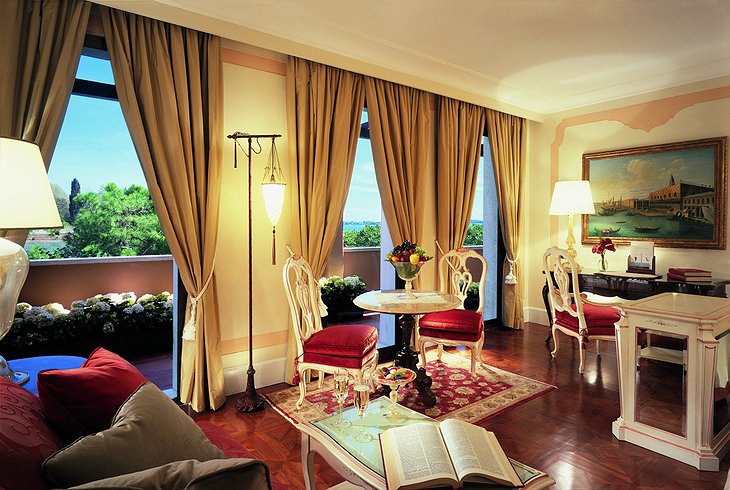 Belmond Hotel Cipriani room with terrace