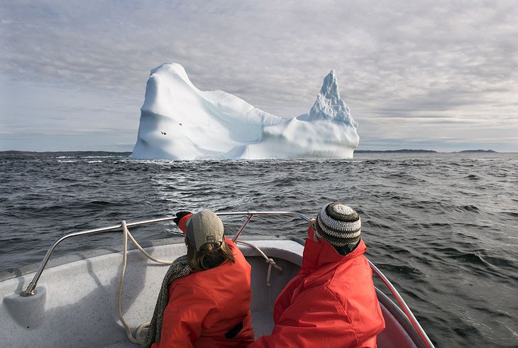 Northern Atlantic boat trip, icebergs in the sea