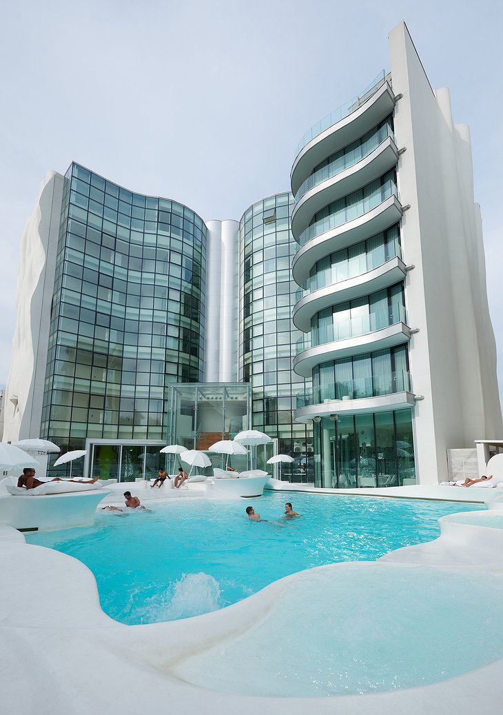 i-Suite Hotel Rimini outdoor pool