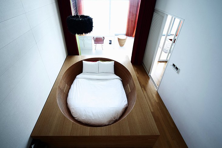 Haslla Art World Museum Hotel circular sunk wooden bed