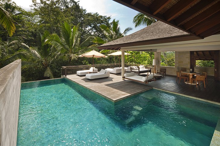 Retreat Villa pool