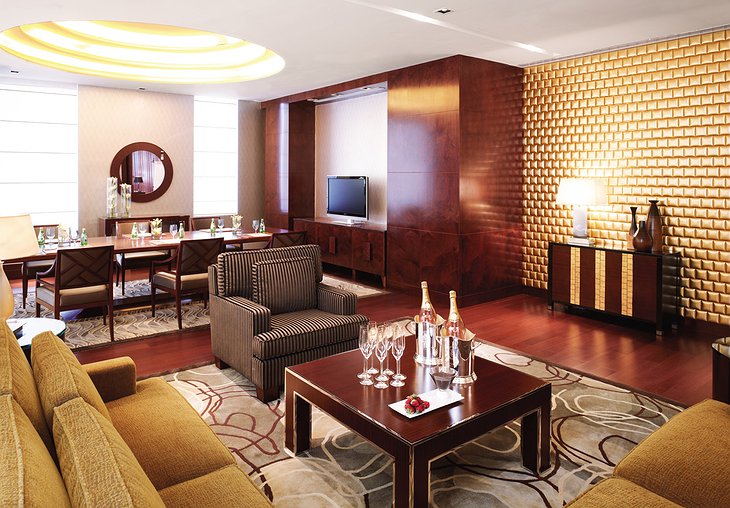 Four Seasons Hotel Mumbai suite