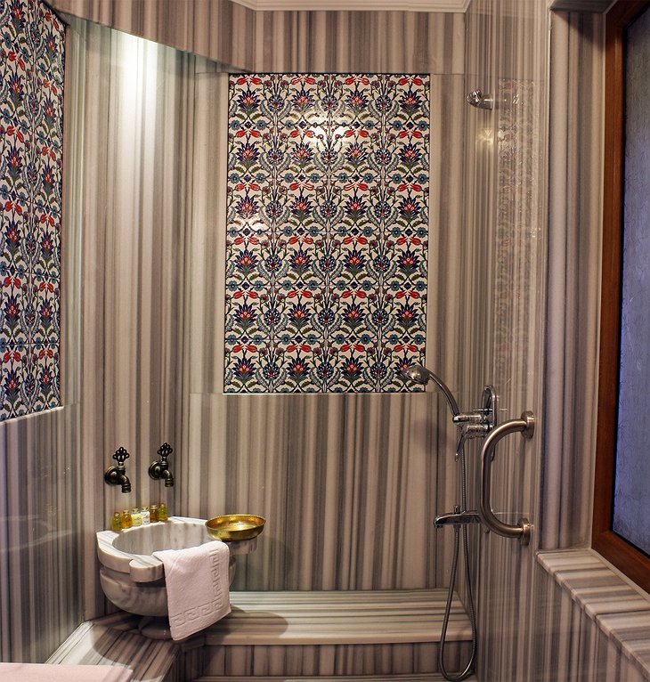 Ottoman design bathroom