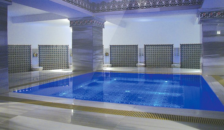 Hotel Marmara Antalya indoor pool