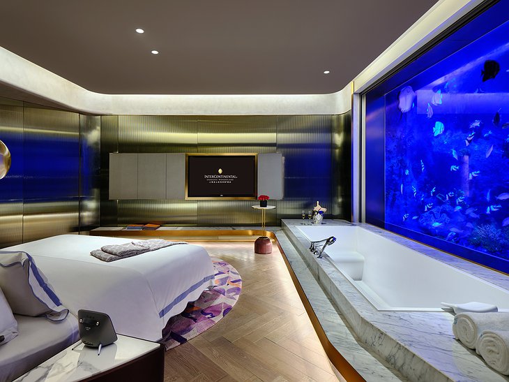 InterContinental Shanghai Wonderland King Bed Suite Underwater View Bathtub With Aquarium