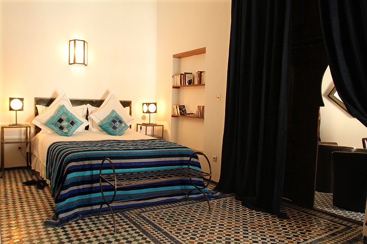 Riad Laaroussa blue room