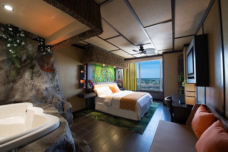 Fantasyland Hotel jungle room