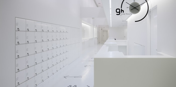 9 Hours Capsule Hotel