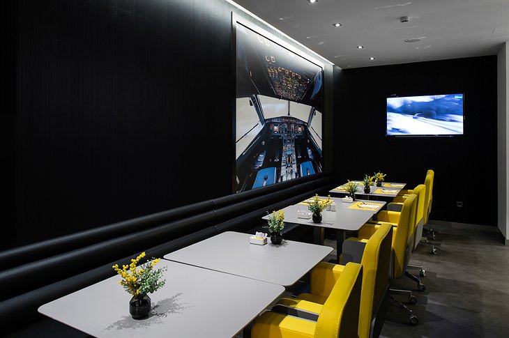 A320 theme dining