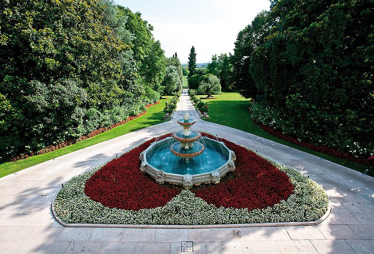 Byblos Art Hotel Villa Garden Fountain