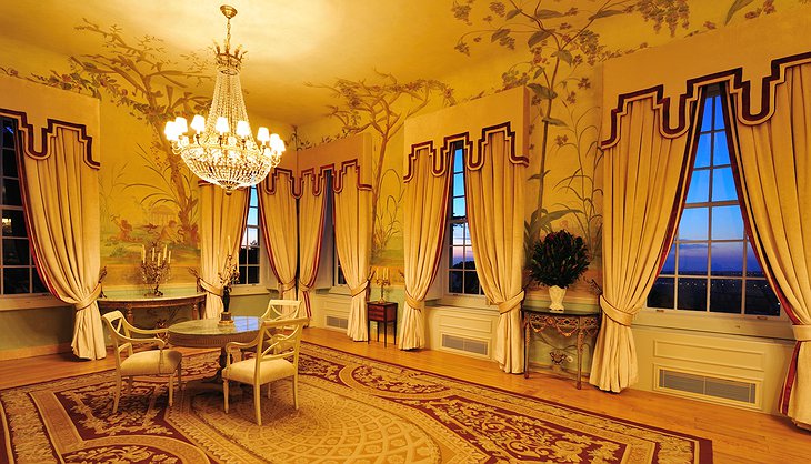 Sintra Castle Hotel royal room