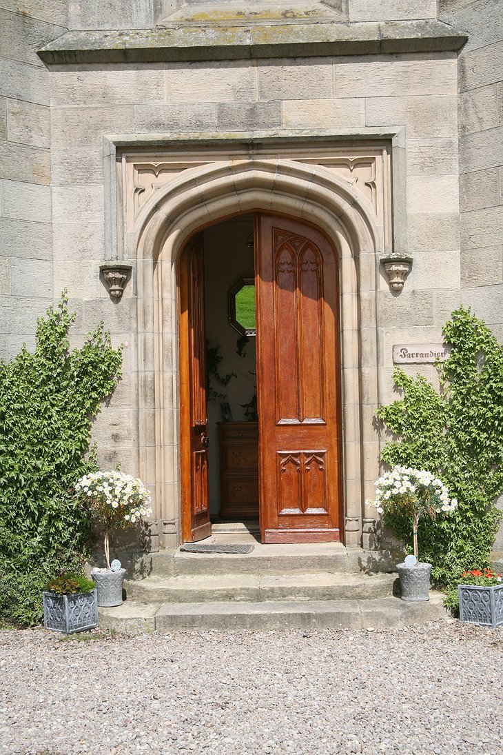 The Old Church of Urquhart main entrance