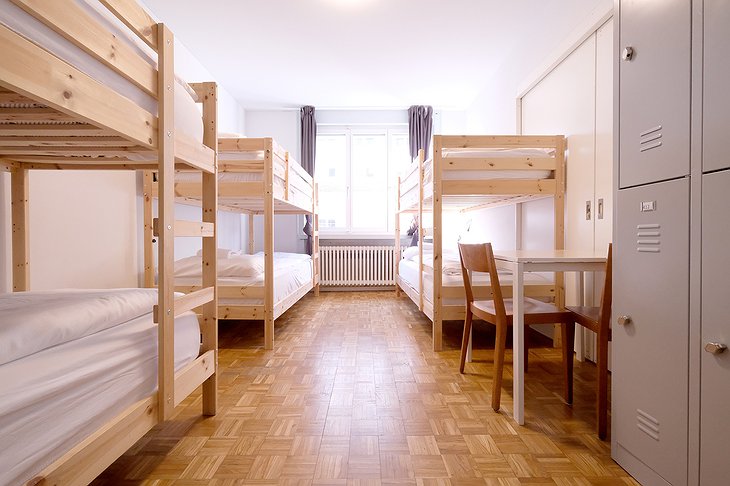 Barabas Hotel Hostel Room With 6 Bunk Beds