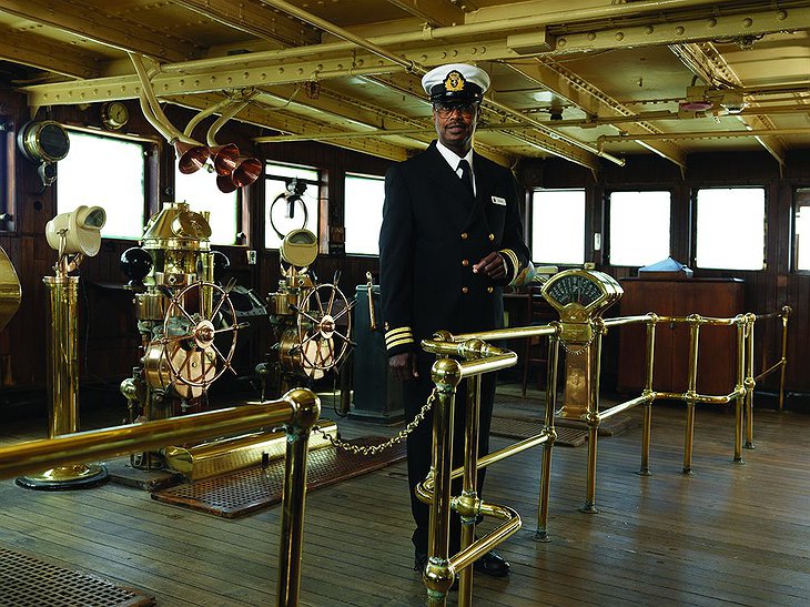 Queen Mary ship captain