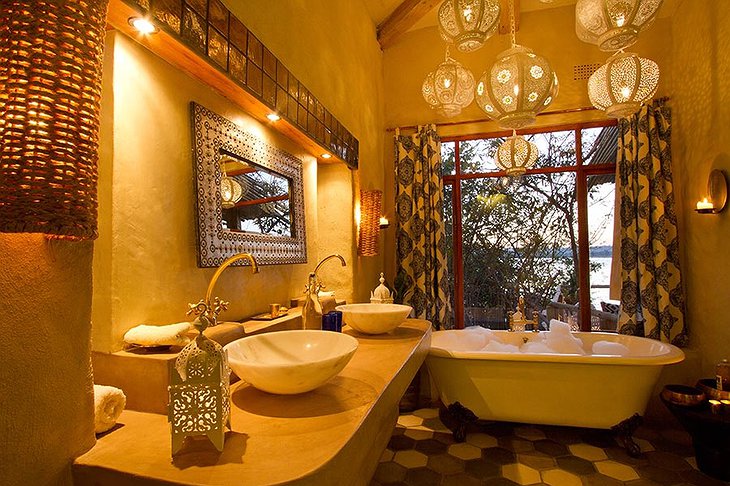 Tongabezi Lodge nuthouse bathroom