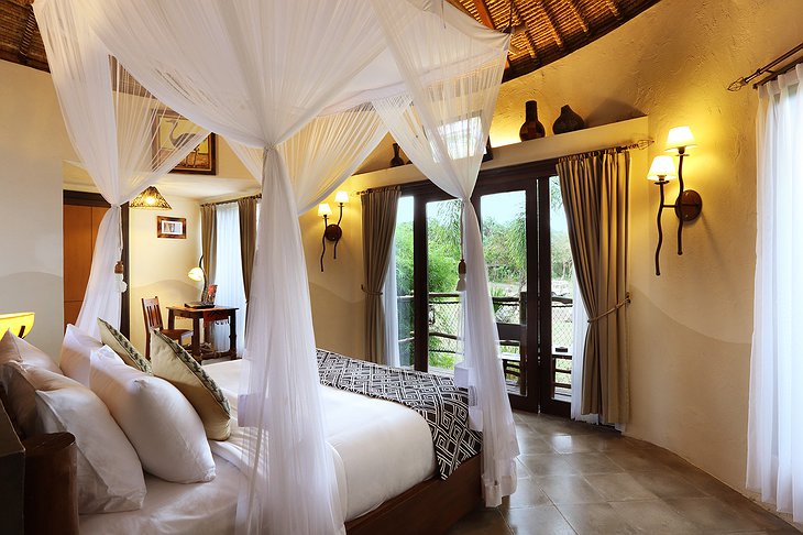 Mara River Safari Lodge room with balcony