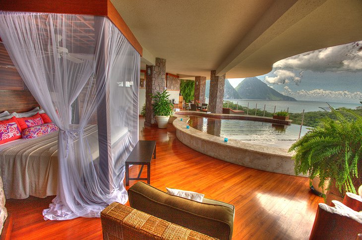 Jade Mountain Resort room with pool