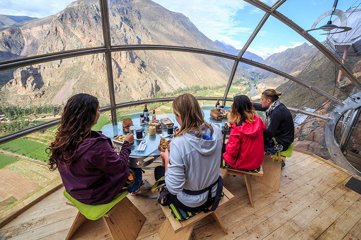 People dining at the Skylodge Adventure Suites