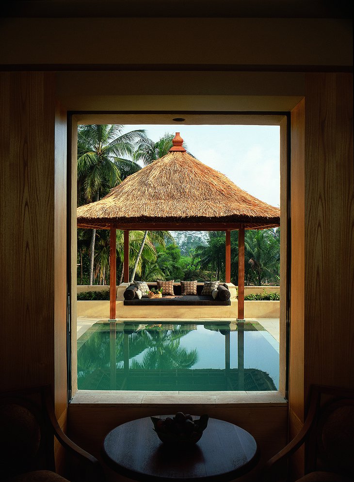 Amanjiwo pool suite view