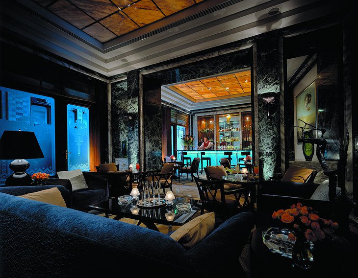 Four Seasons Hotel Gresham Palace bar and restaurant